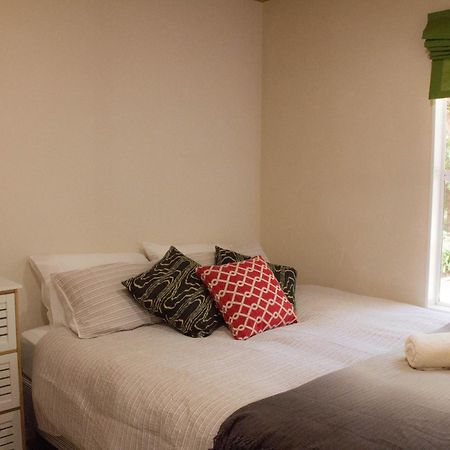 Wai-Knot Accommodation Onetangi Room photo