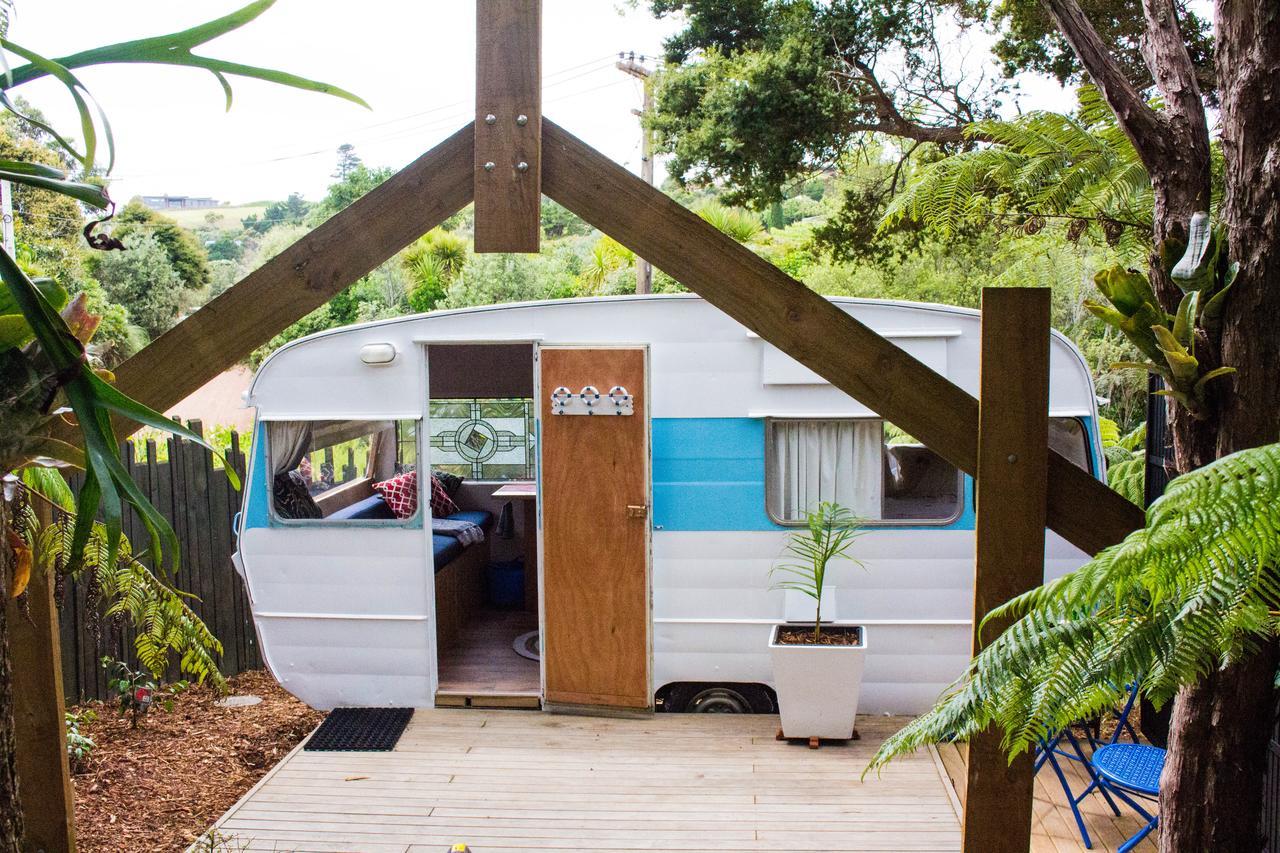 Wai-Knot Accommodation Onetangi Exterior photo