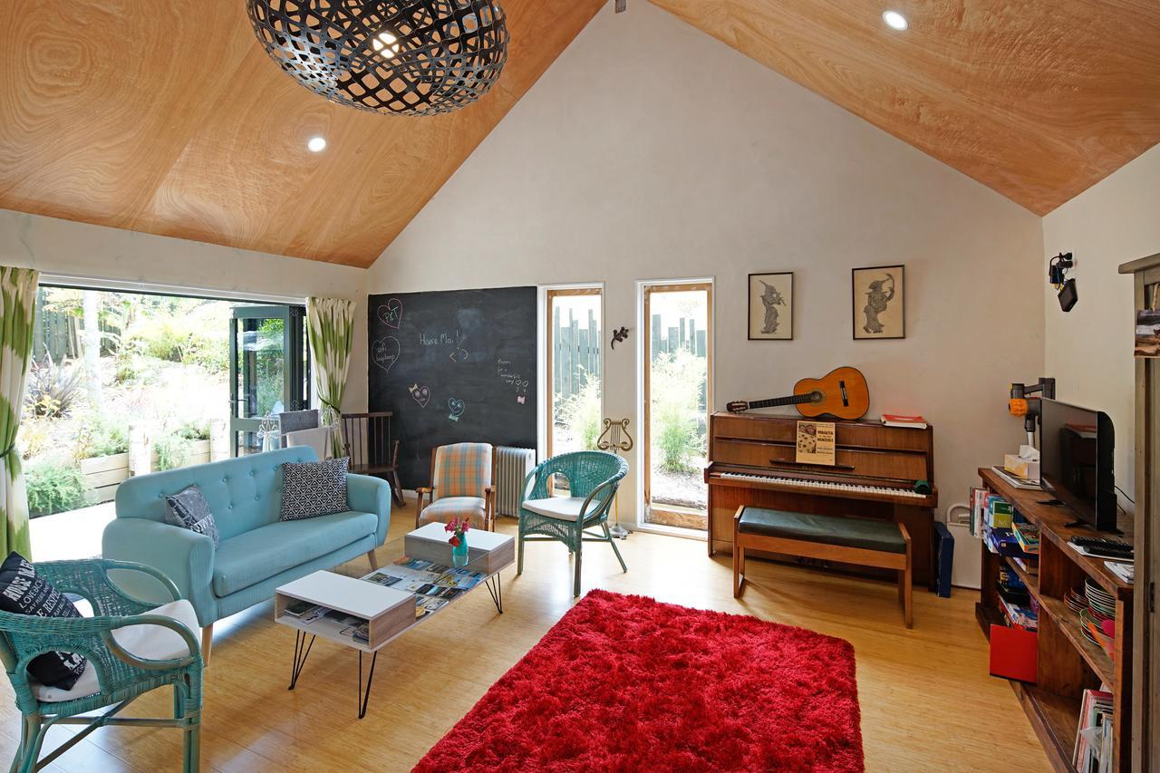 Wai-Knot Accommodation Onetangi Exterior photo