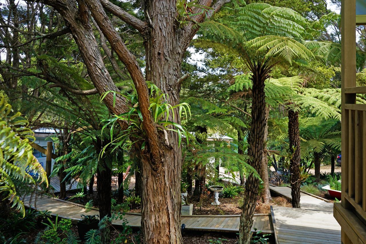 Wai-Knot Accommodation Onetangi Exterior photo