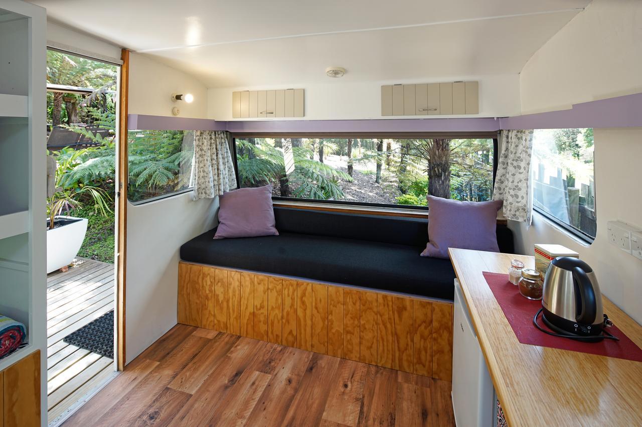 Wai-Knot Accommodation Onetangi Exterior photo